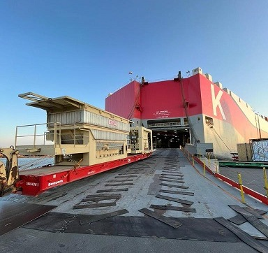 przewóz ładunku ponadgabarytowego przez ciężarówki autostradą